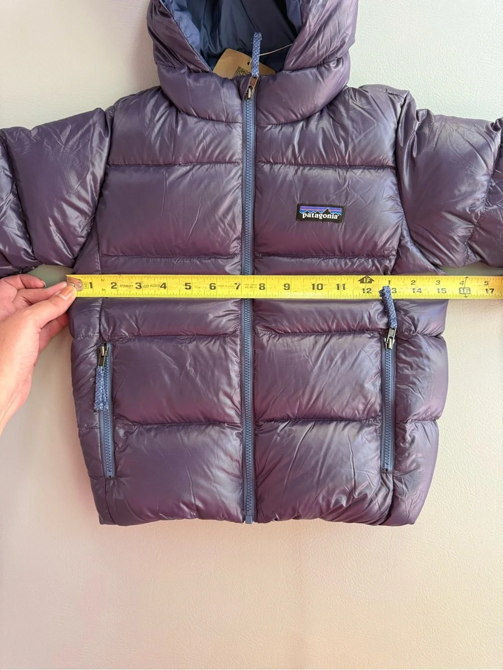 Patagonia Baby Hi-Loft Down Sweater Hoody Jacket Plummet Purple 4T or 5T New Tag
